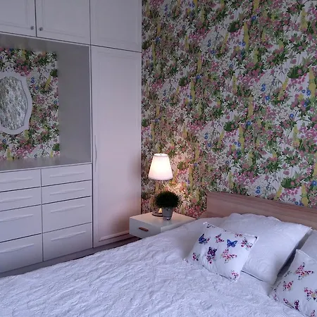 Theatre Apartment *